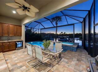3254 Lakeview Dr, Naples, FL 34112