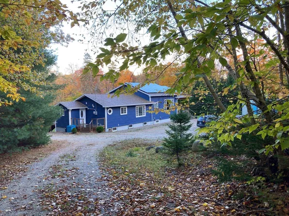 590 Gilberts Ln, Lunenburg, NS B0R 1A0
