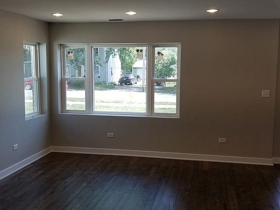 3rd image of 120 N Caryl Ave