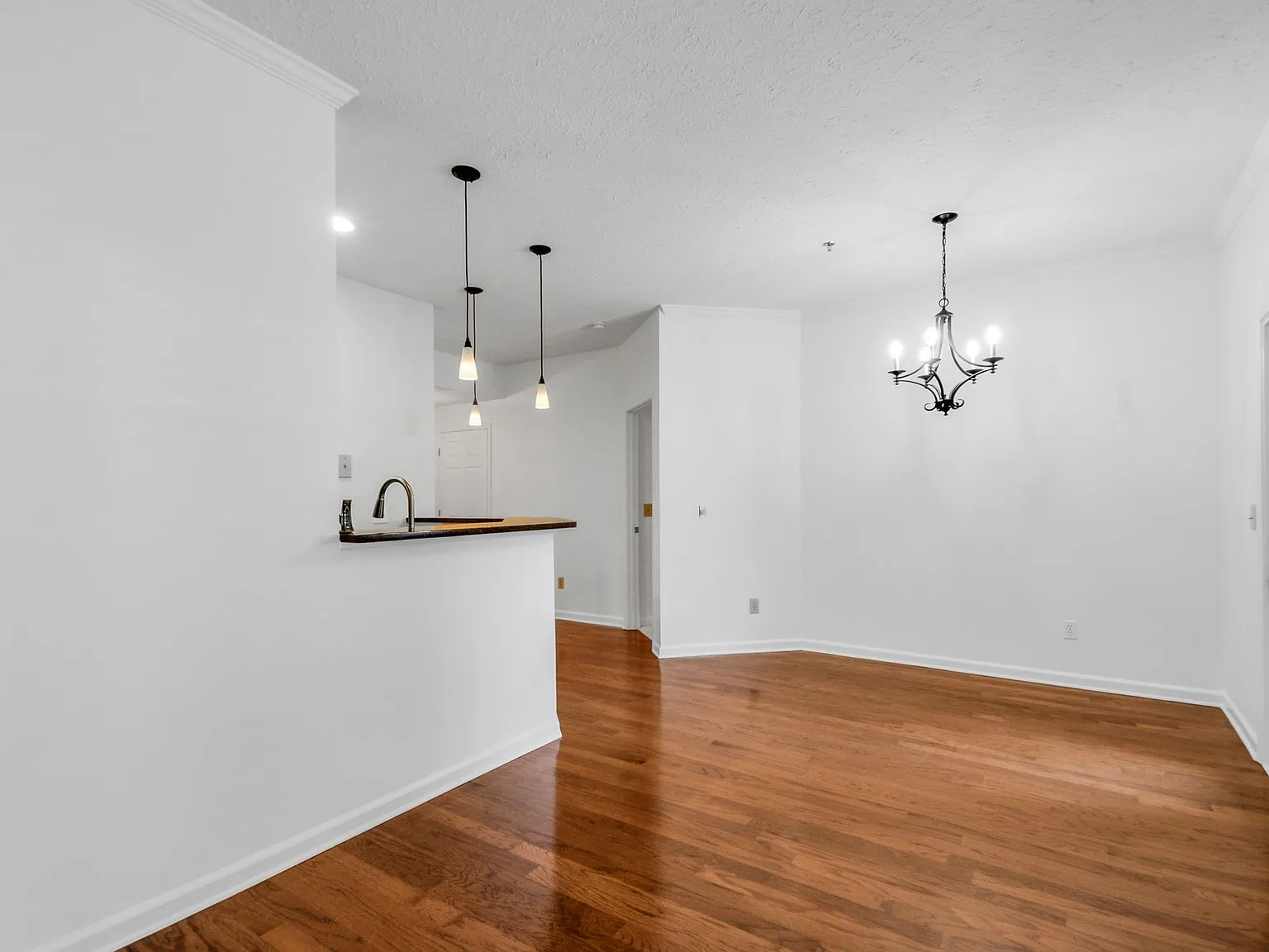 3 bed, 1500 sqft, $3,800 — Photo 4