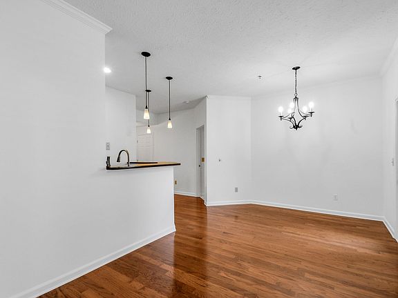 4th image of 2025 Woodmont Blvd APT 106