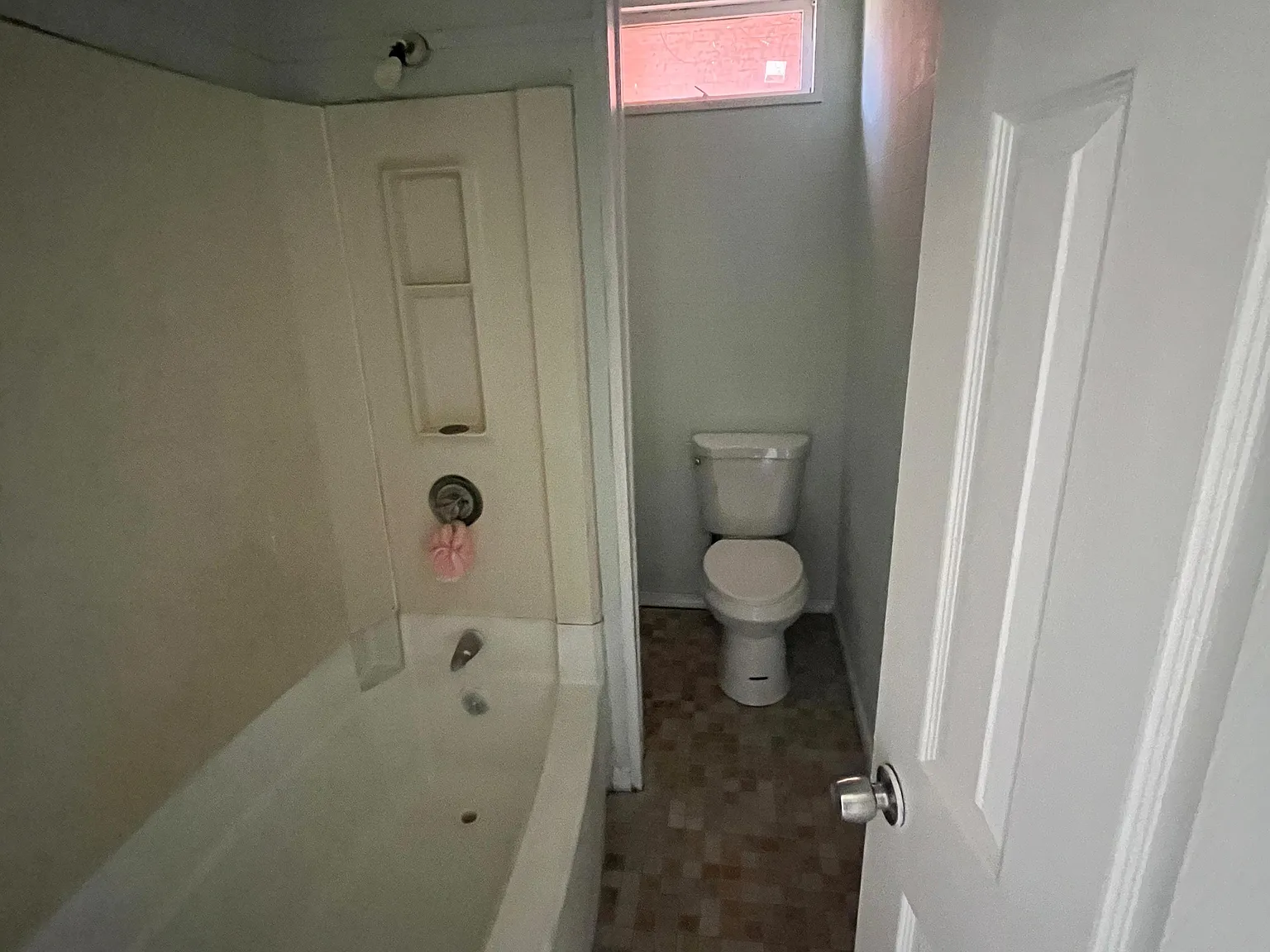 1 bed, 800 sqft, $1,100 — Photo 3