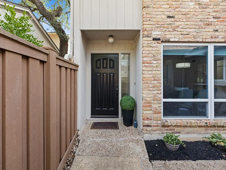 8346 Summerwood Dr — Photo 8