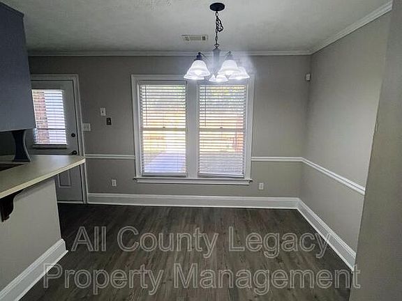 3rd image of 6123 Queen Anne Ct