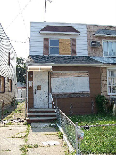 1st image of 1452 E 56th St