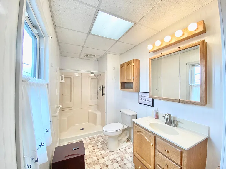 453 Spruce St — Photo 5