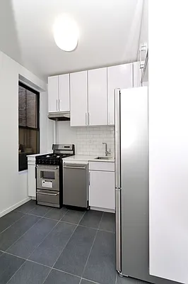 Rented by Aether Property Group | media 23