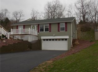 145 Londonderry Dr, New Brighton, PA