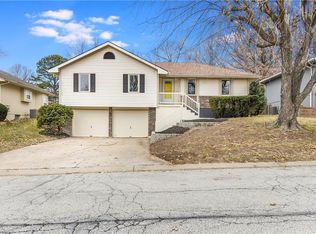 2219 NW 8th St, Blue Springs, MO 64015