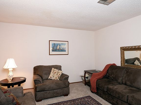 2nd image of 761 Frank Maes Ave