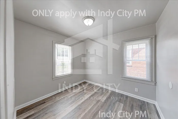 1326 N Gladstone Ave — Photo 13