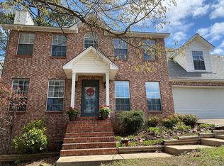 56 Vantage Dr, Maumelle, AR 72113