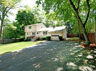 21 Davida Rd, Burlington, MA 01803