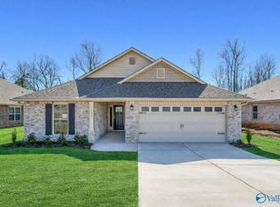 105 Sidney Ruth Dr, New Market, AL 35761