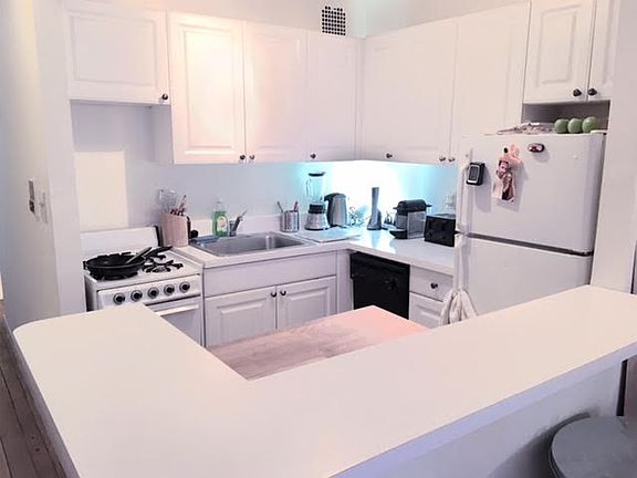 3rd image of 401 W 25th St APT 2E