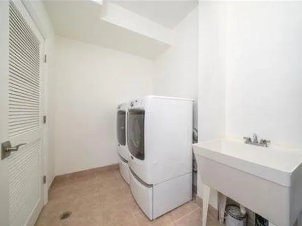 2408 Summit Avenue image 22 of 26