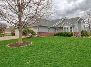 1904 Deer Cove Ct, Normal, IL 61761