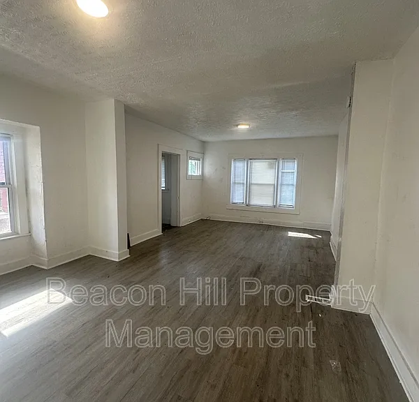 1125 E 99th St — Photo 2