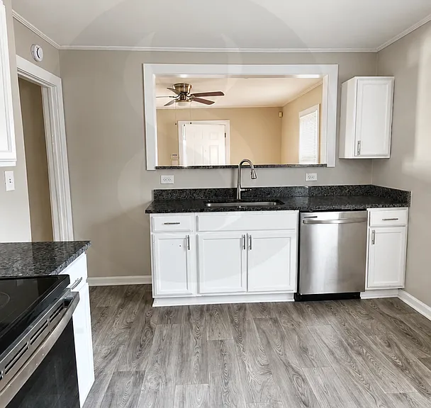 973 Lawton St SW — Photo 8