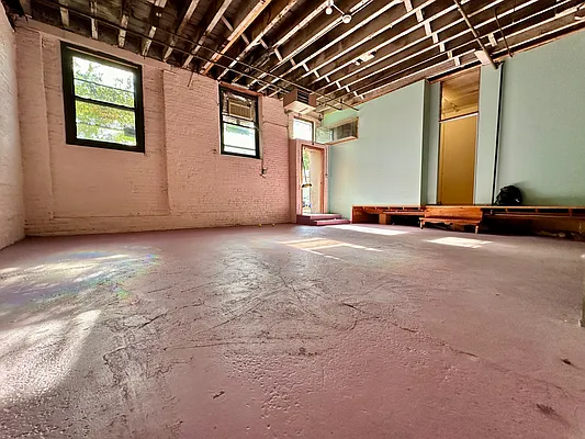 Rented by R New York | media 3