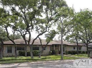 201 Castle Gardens Dr, Castle Hills, TX 78213