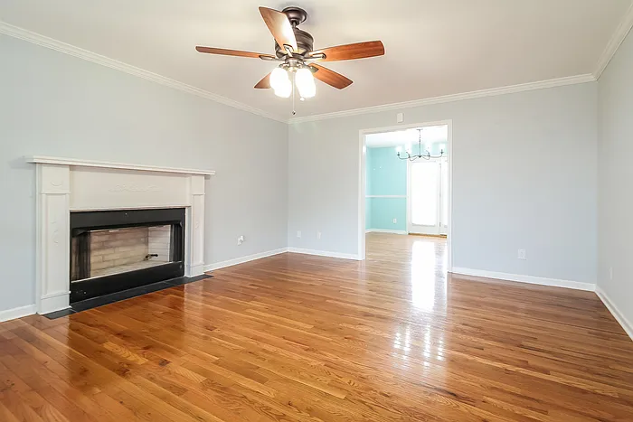 101 Luke Ct — Photo 2