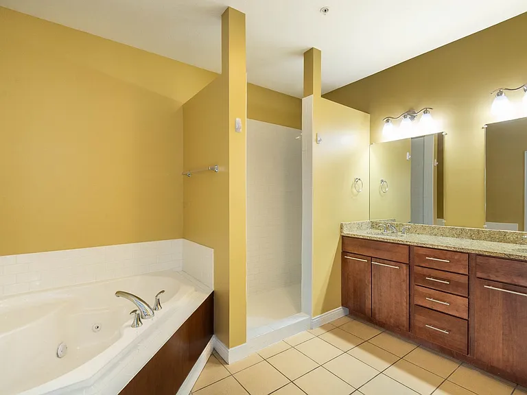 422 E Kirkwood Ave — Photo 44