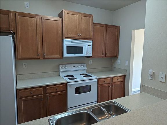 3rd image of 155 Oakmont Dr