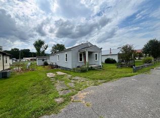 62 Railroad St, Red House, WV 25168