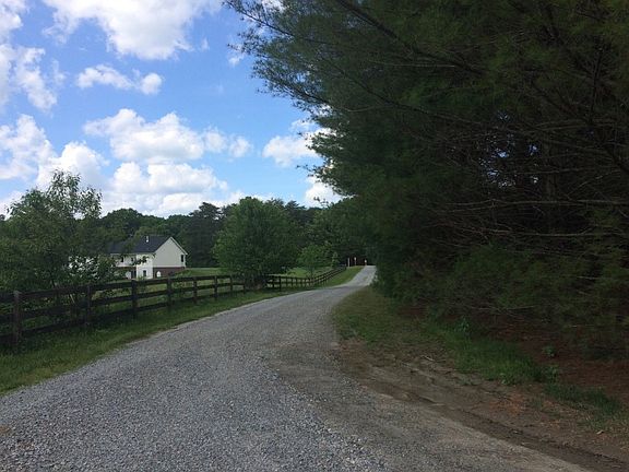 5th image of 6042 Cabin View Ln