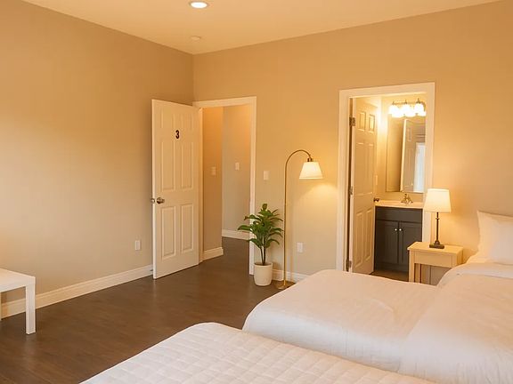 3rd image of 1339 W 36th Pl #3