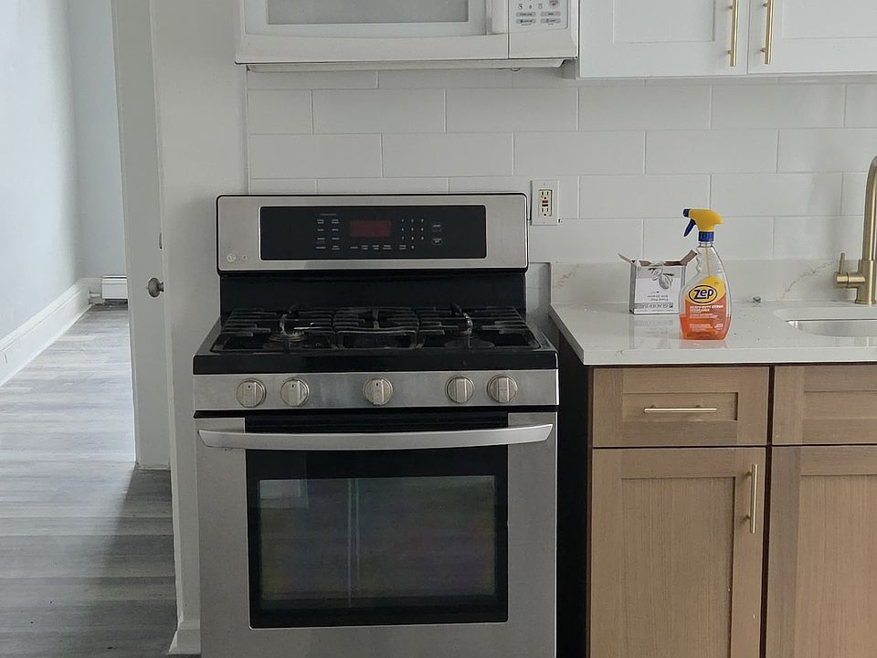 1st image of 142 Huntington Ter #1R