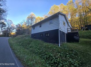 3427 Left Poor Valley Rd, Pennington Gap, VA 24277