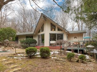 111 Breckenridge Ct, Laurel Park, NC 28739