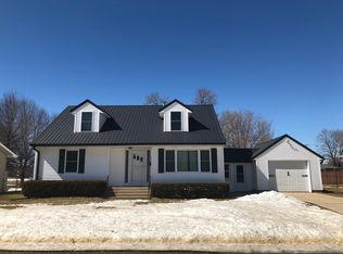 836 Ridgeview Rd, Monticello, IA 52310