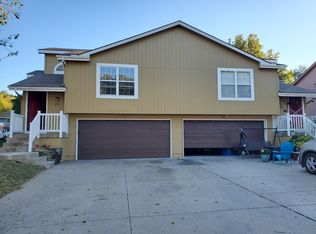 412 SW Joy Ct, Blue Springs, MO 64014