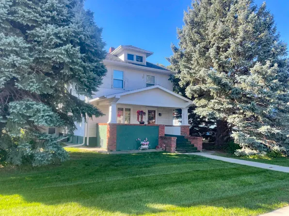 108 S E St, Broken Bow, NE 68822