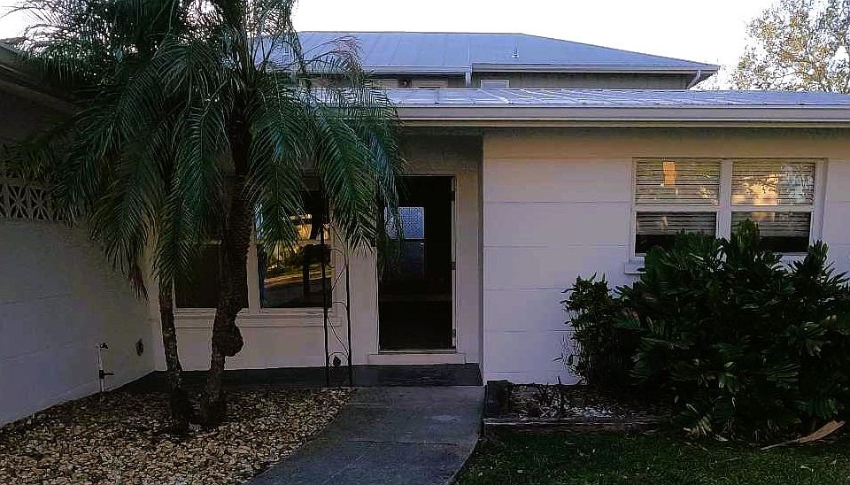 Front entrance 6468 Beechwood Avenue