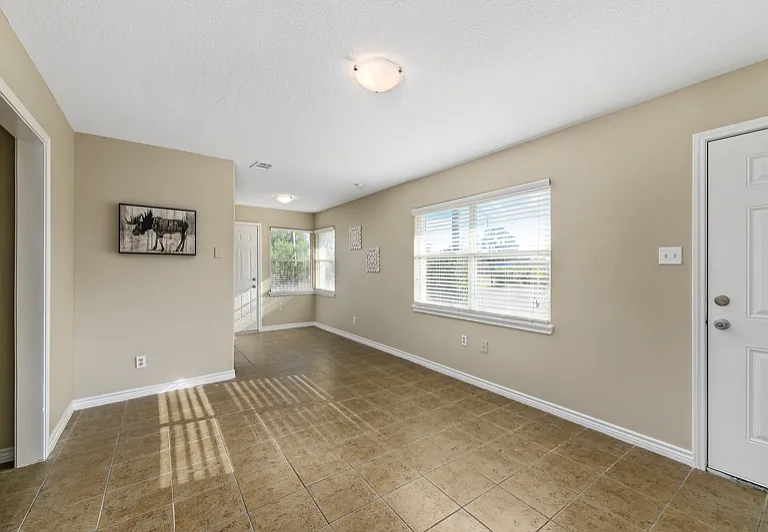 115 Arbor St — Photo 6