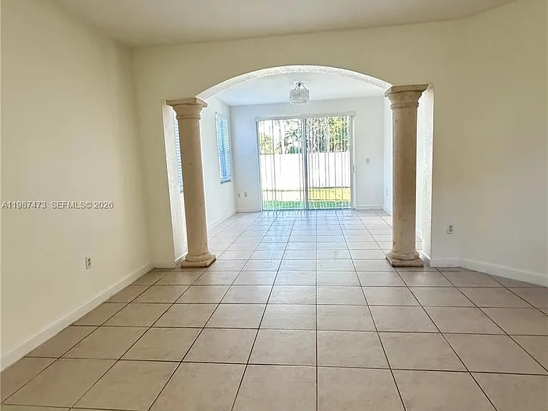 16500 SW 37th St — Photo 2