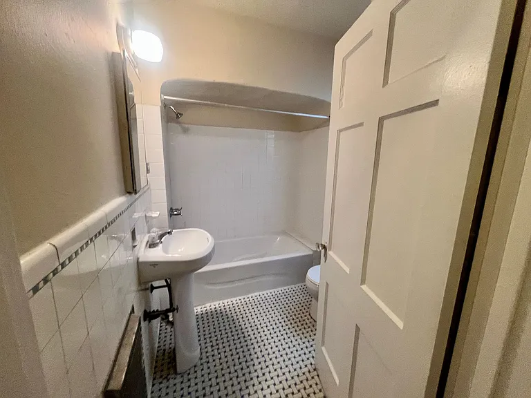 424 E Ashby Pl #1 — Photo 11