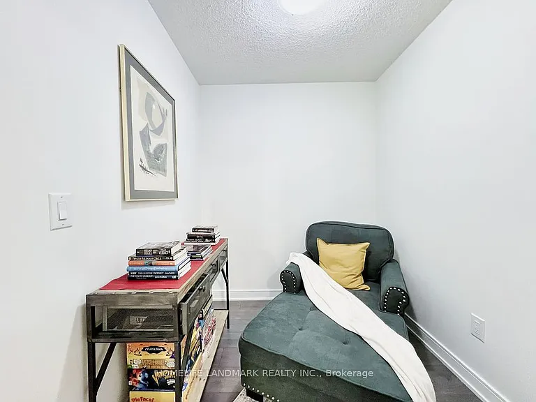 525 Adelaide St W #1620 — Photo 11