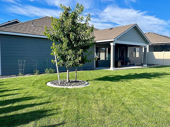 5th image of 7812 Cariboo Dr