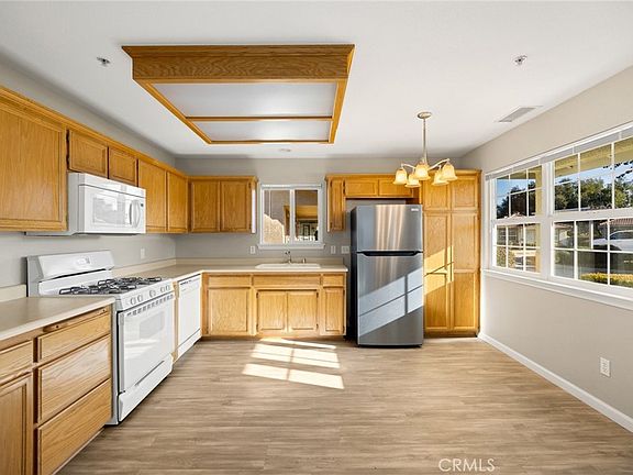 5th image of 519 N Ferrocarril Rd