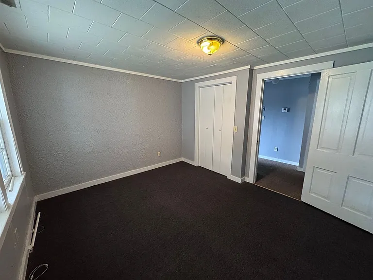 587 S Main St — Photo 17