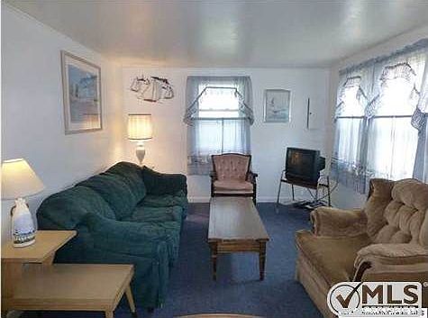3rd image of 26 Farragut Ave