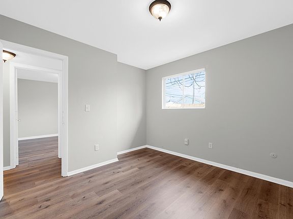 2nd image of 2400 Velma Ave