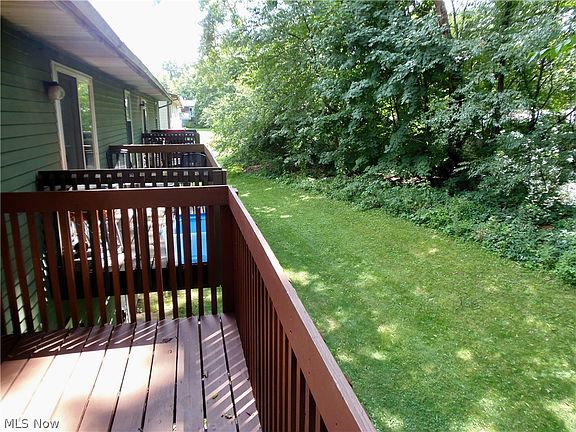 2nd image of 128-130 Flowerdale Dr
