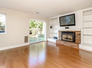 11819 104th Ave NE #1, Kirkland, WA 98034