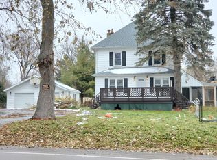 2512 Crystal Lake Rd, Cary, IL 60013